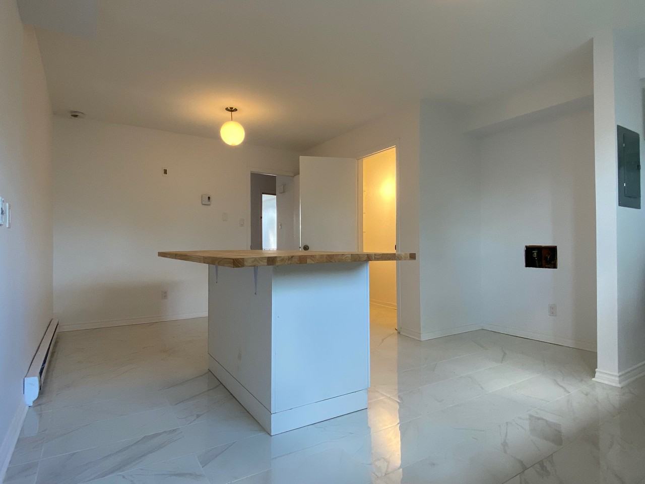 445 Rue Cadillac #6 - Photo 2 of 13