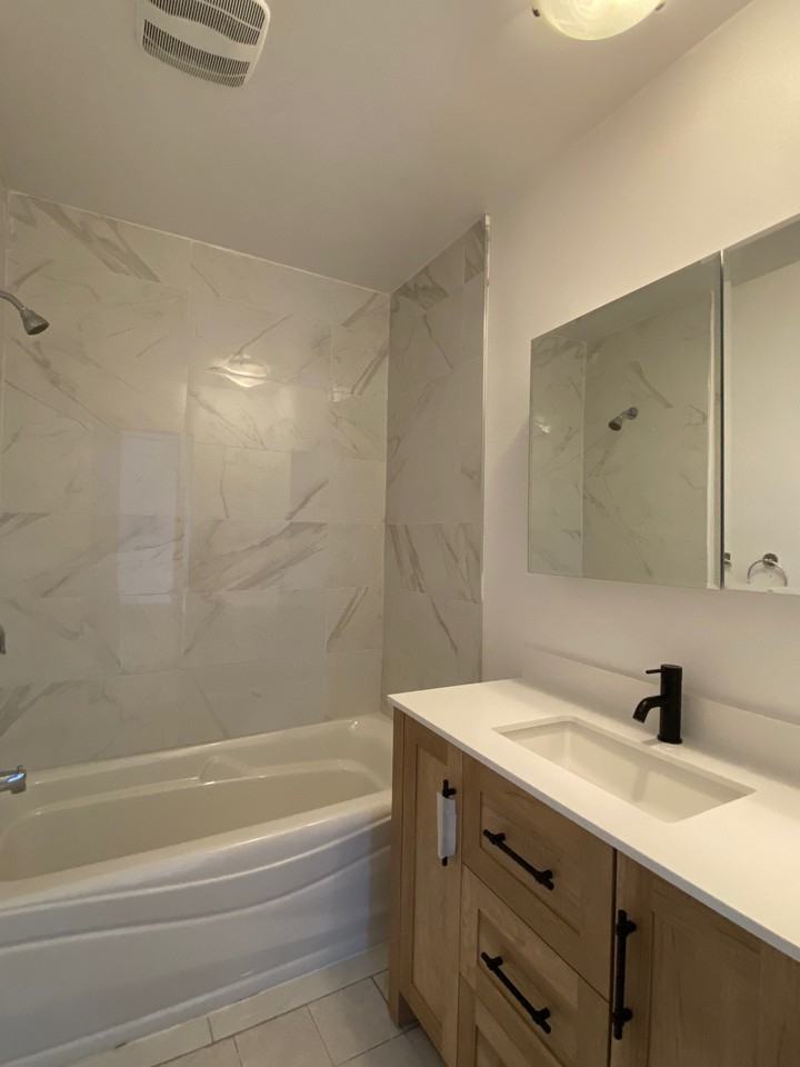 445 Rue Cadillac #6 - Photo 3 of 13