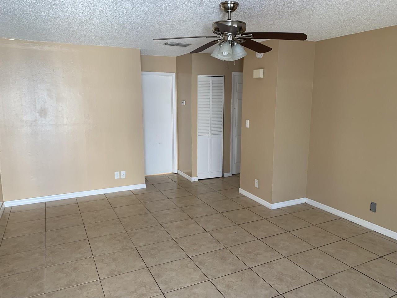 4130 Barna AveApt D #D - Photo 3 of 9