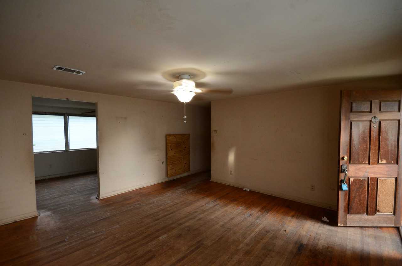 6108 Chicago Ave - Photo 3 of 18