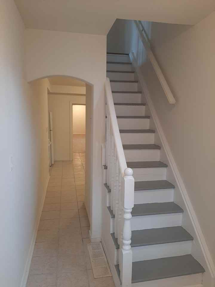 Lake St. 3 Bedroom - Photo 2 of 9