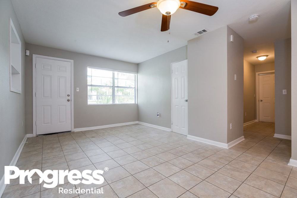379 Park Ave - Photo 2 of 15