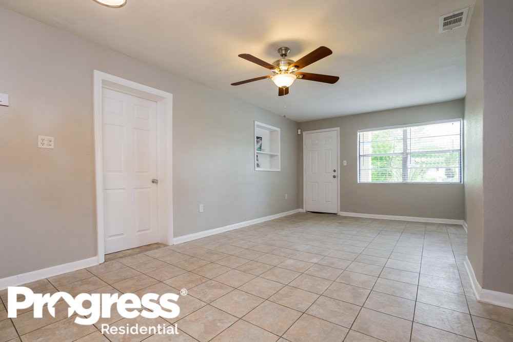 379 Park Ave - Photo 3 of 15