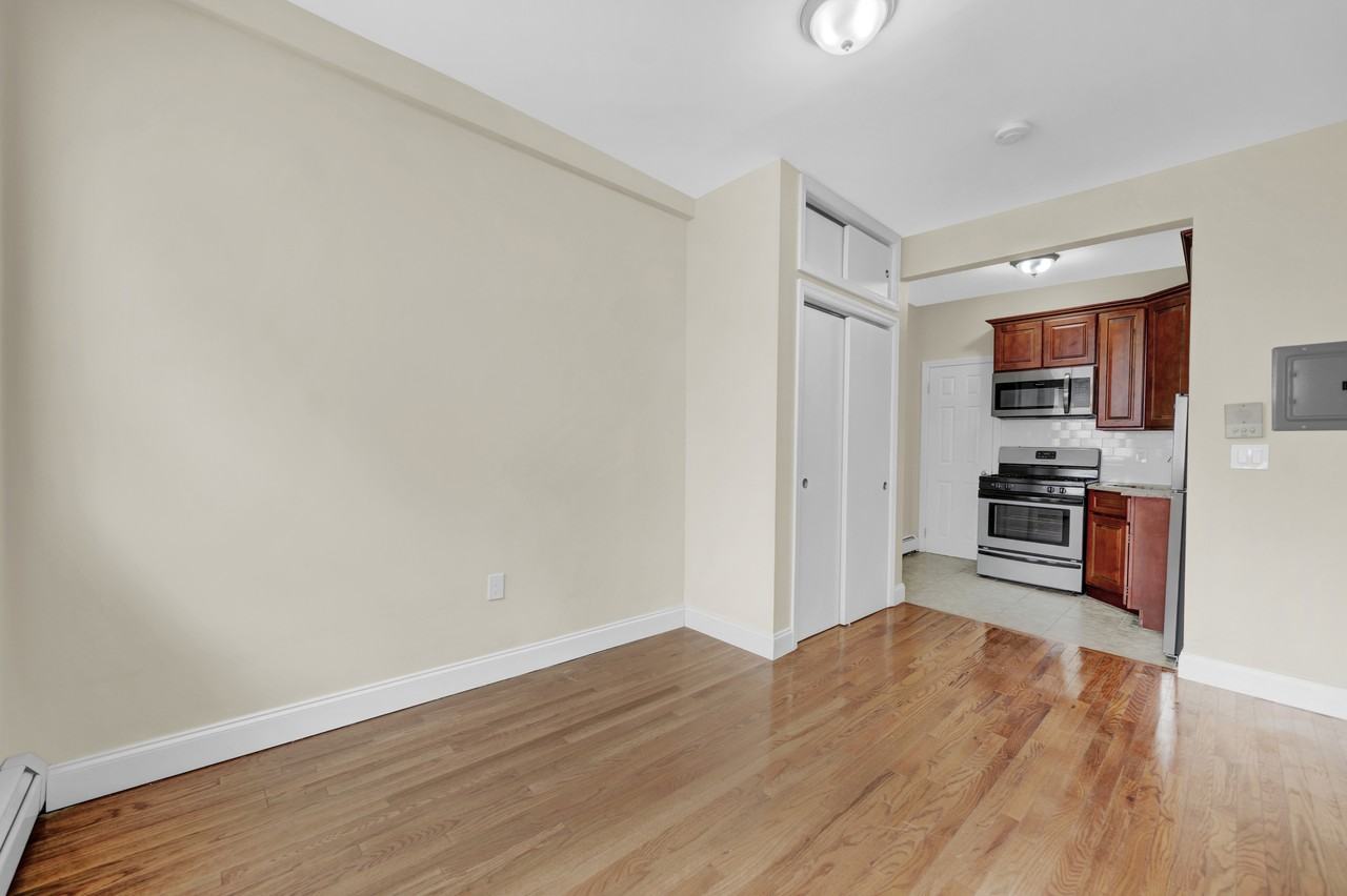 165 Hopkins AveApartment 1 #01 - Photo 3 of 6