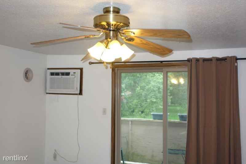 380 Villabrook Dr - Photo 3 of 8
