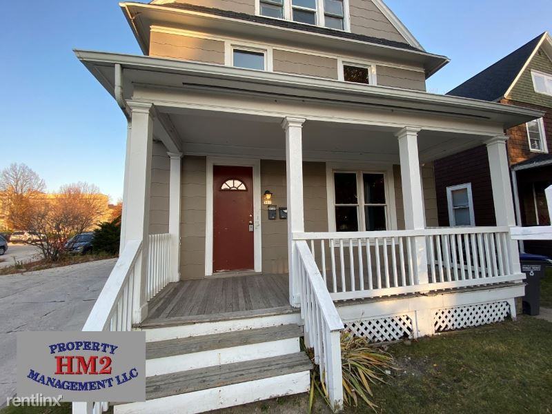 517 S Water St - Photo 3 of 12