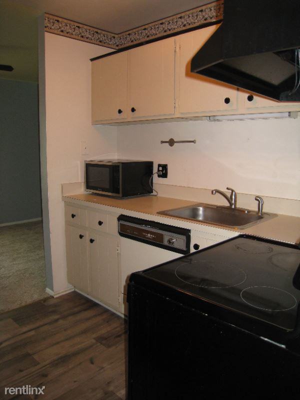 30220 Southfield Rd - Photo 3 of 31