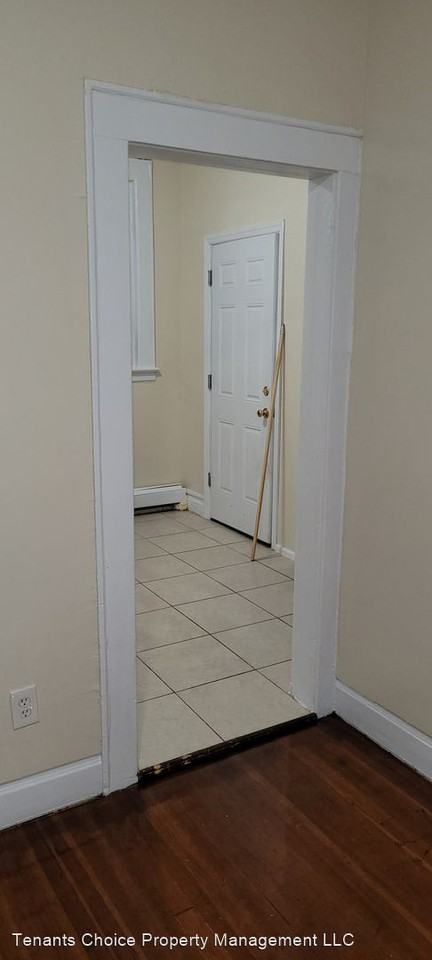 393 Seymour Ave - Photo 3 of 17