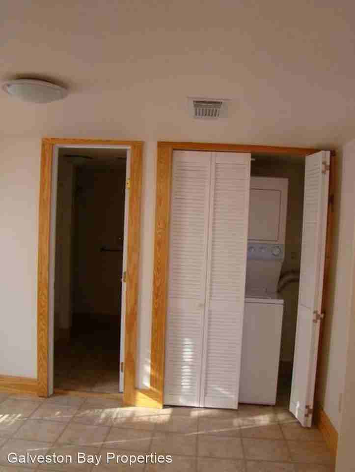 1811 32nd St - Photo 3 of 3