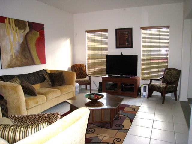 617 NW 25th Ave - Photo 3 of 10