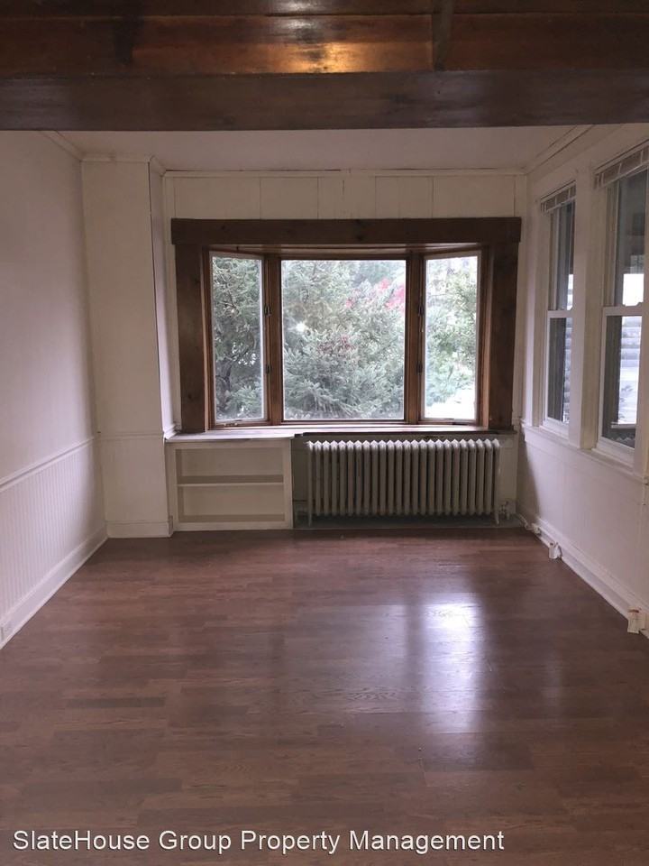 118 E New St - Photo 2 of 9