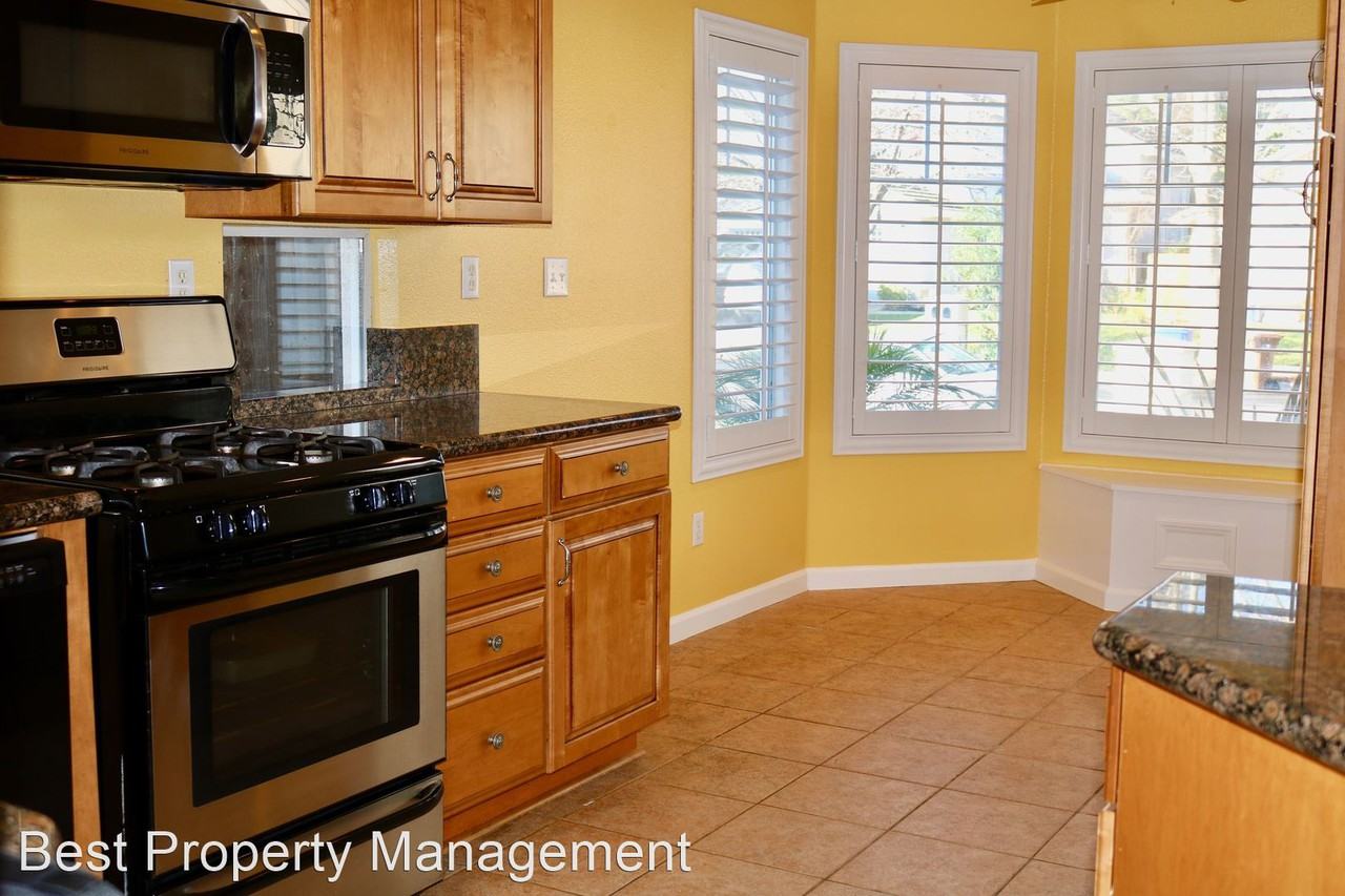 448 Apple Hill Dr - Photo 3 of 25