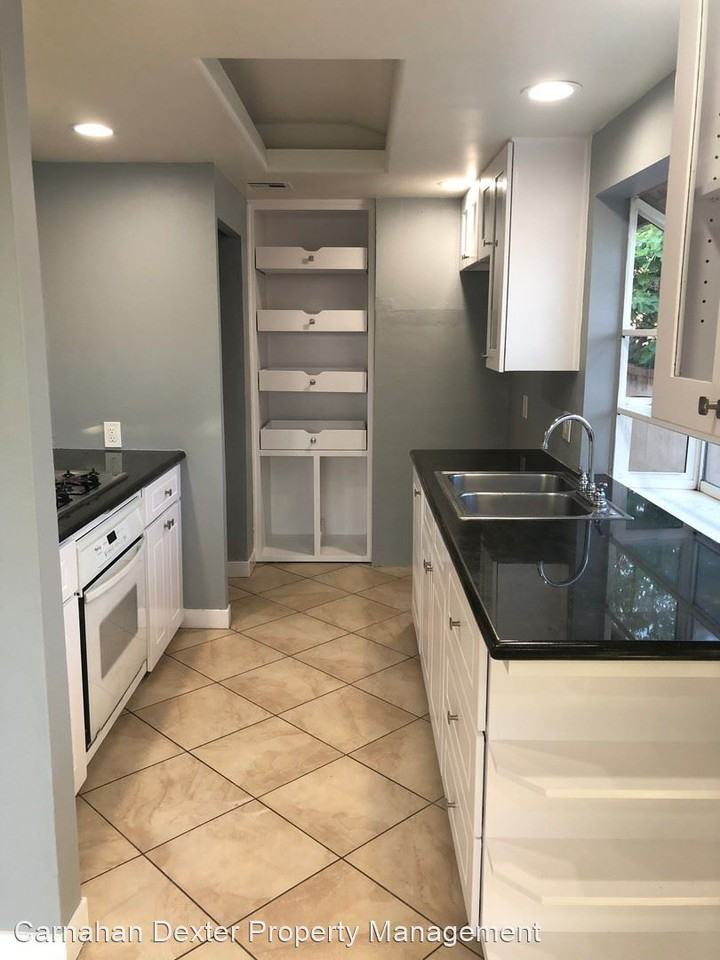 1301 Lucas St - Photo 2 of 19