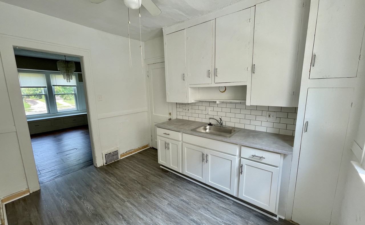 1637 Coventry Rd - Photo 3 of 18