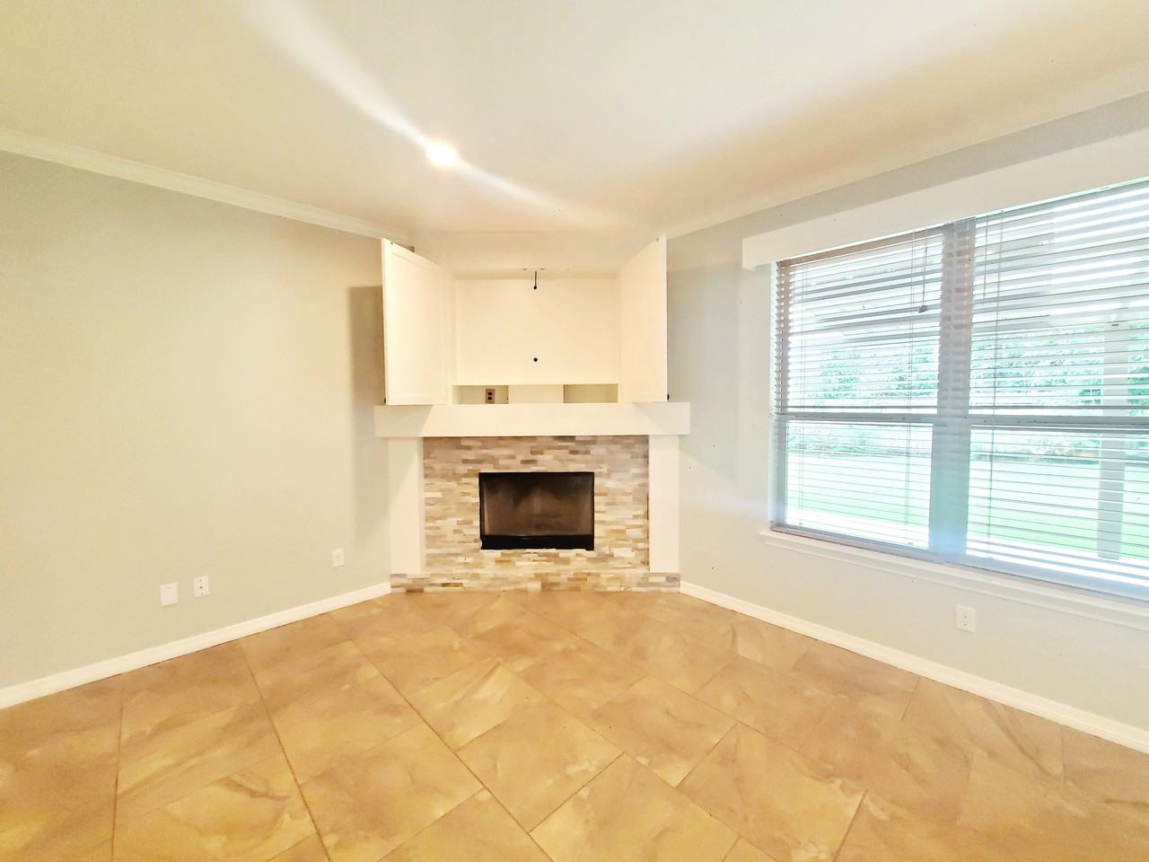 1304 Vernon Castle Ave - Photo 5 of 14