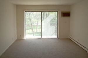 Chateau Royale Apartments - Photo 3 of 8