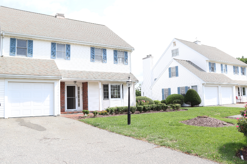 97 Pond St - Photo 3 of 36