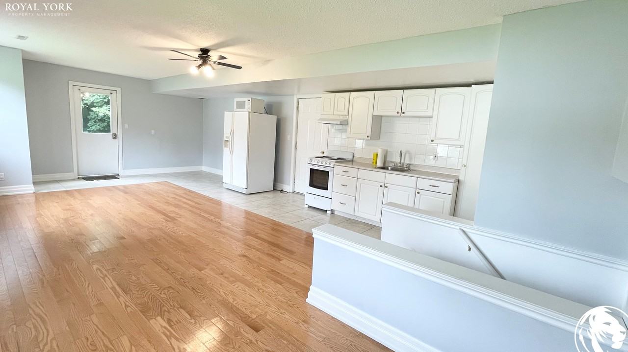 8573 Creditview Rd #1 - Photo 3 of 13