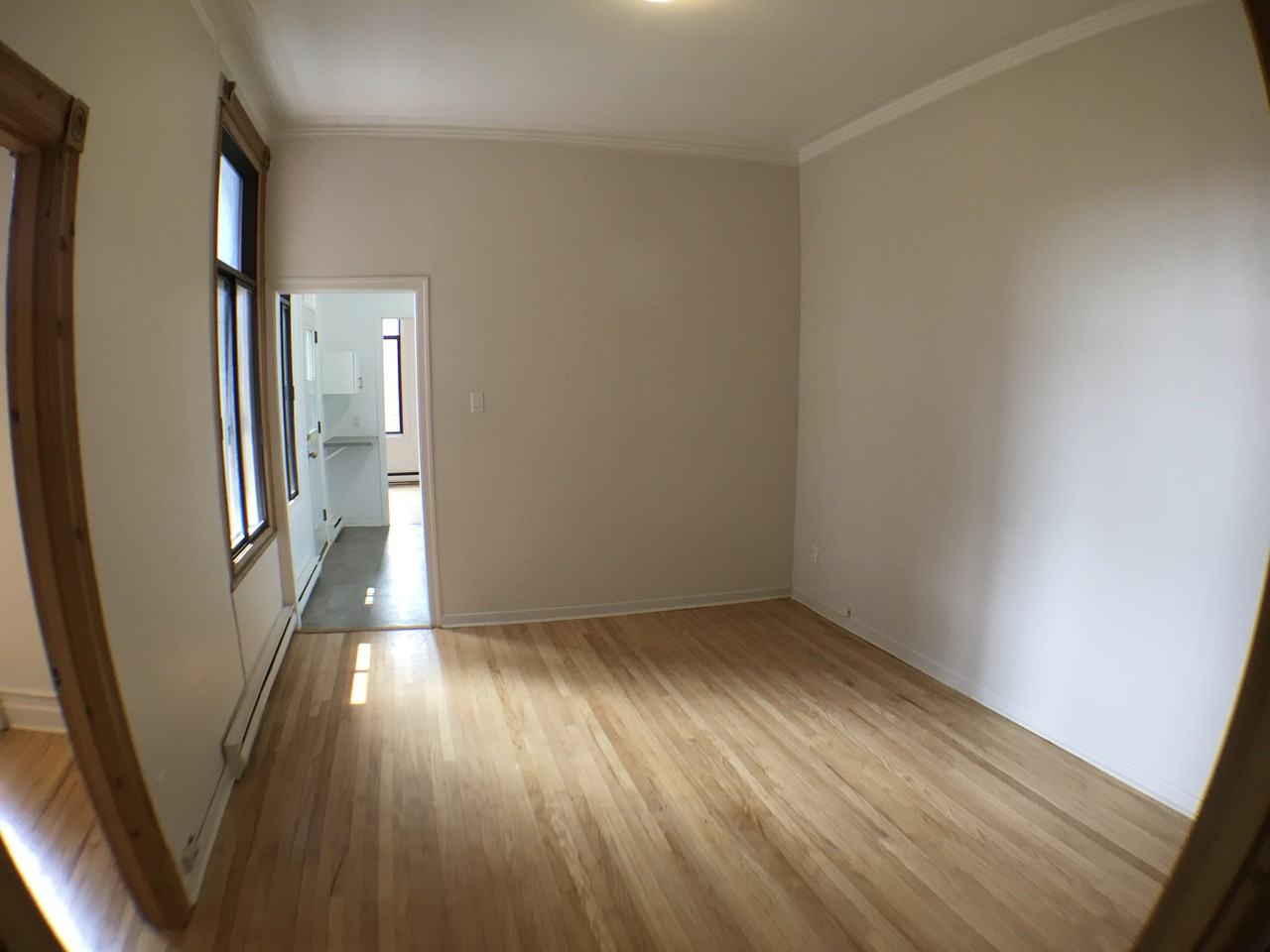 5608 Av De L'Esplanade - Photo 3 of 23