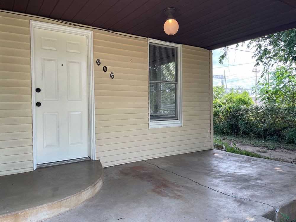 606 Mesquite St - Photo 3 of 27