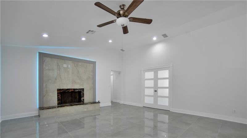 11159 Northwest 10th Place - Photo 3 of 27
