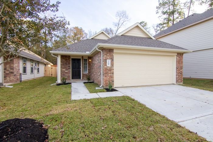 210 W Davis St - Photo 2 of 12