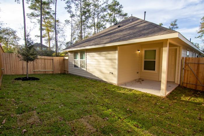 210 W Davis St - Photo 3 of 12