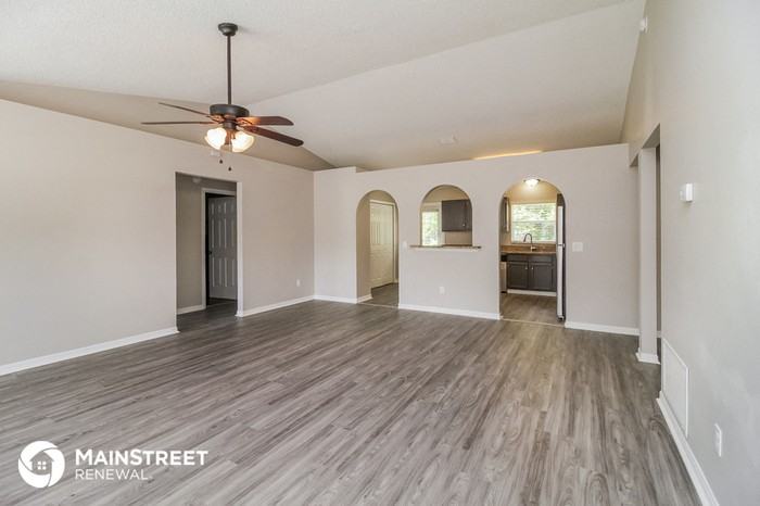 698 Cheltenham Ave - Photo 3 of 16