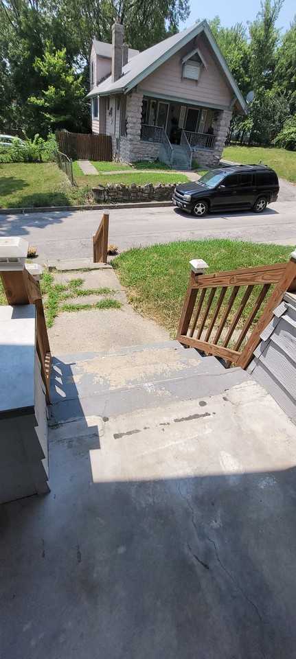 1414 E 27th Ter - Photo 3 of 24