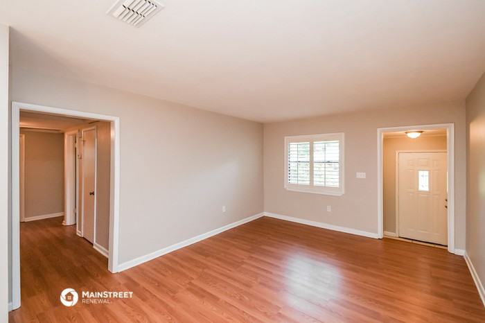 8370 Brackridge Blvd S - Photo 3 of 16