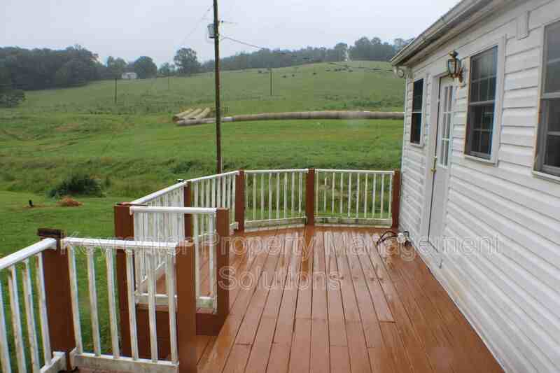 1682 Summerdean Rd - Photo 3 of 40