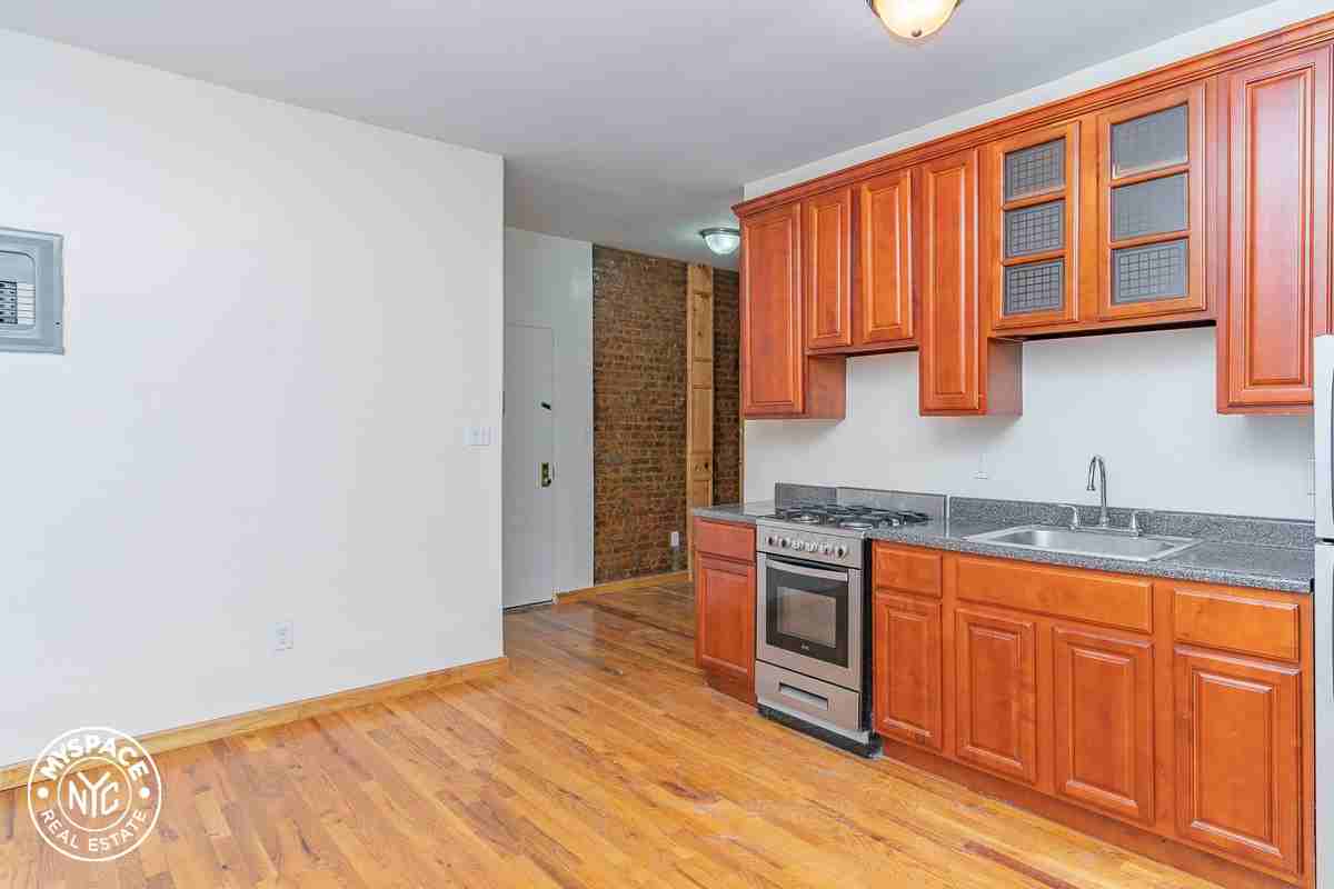 170 New York Ave #7C