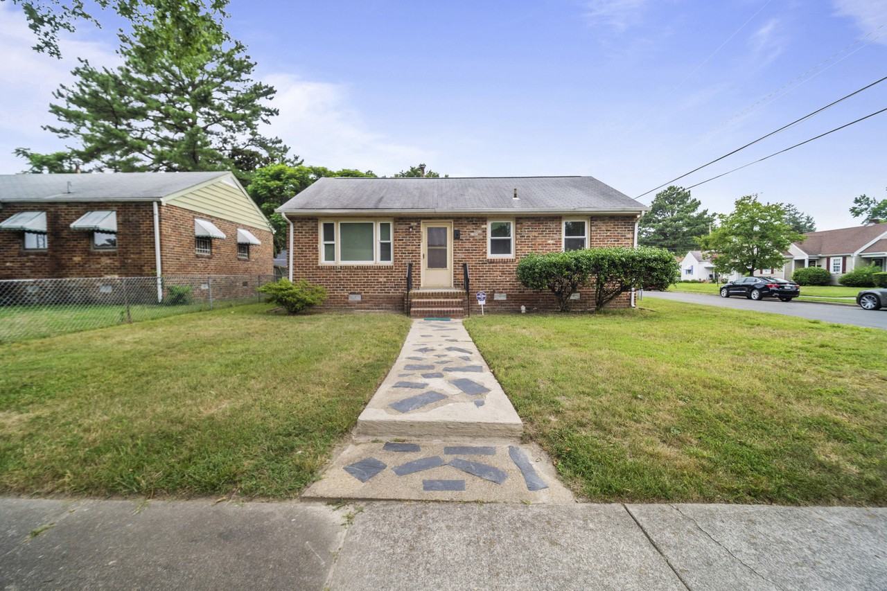 3622 Griffin Ave - Photo 3 of 24