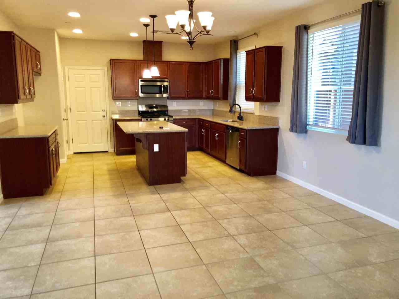 2554 Walker Dr - Photo 2 of 21