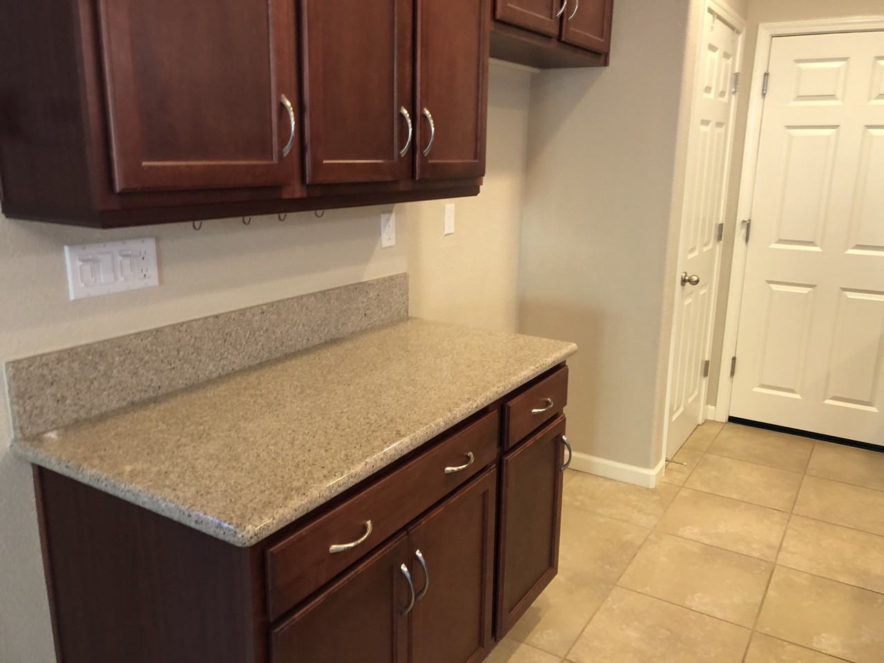 2554 Walker Dr - Photo 3 of 21