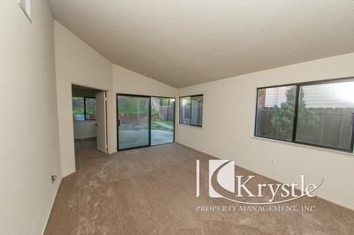 910 Pueblo Way - Photo 2 of 11