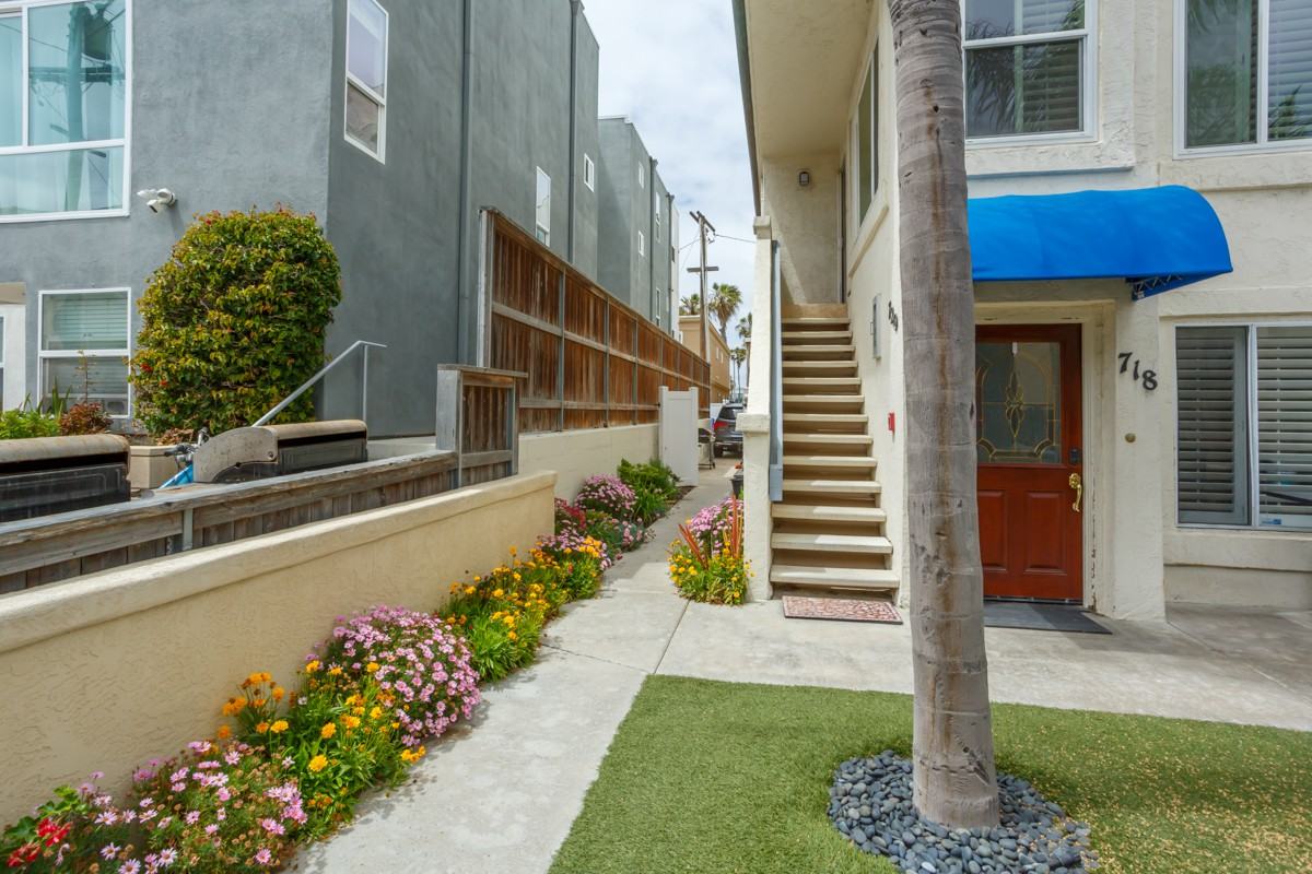 718 Ensenada Ct #1 - Photo 3 of 22