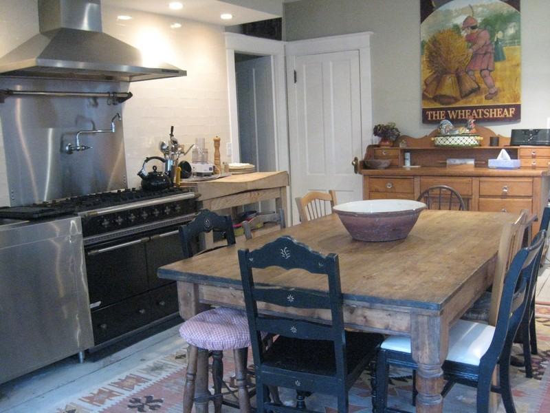 24 Winthrop Rd - Photo 2 of 12