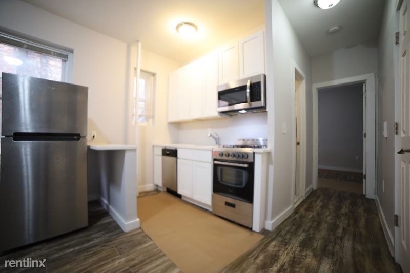 125 125 Corbin Ave 303 - Photo 3 of 9