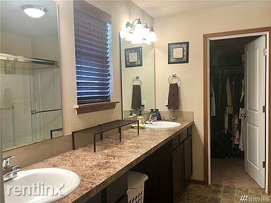 469 Ne Nantucket St - Photo 2 of 25