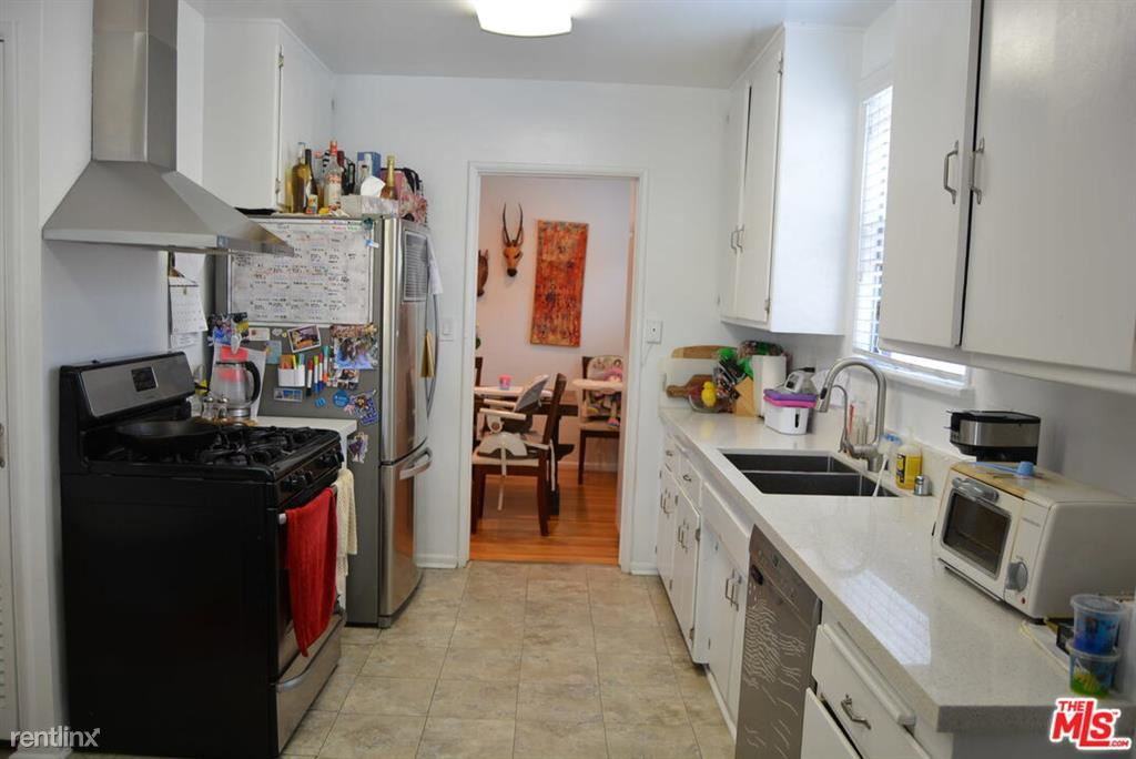 11102 Fairbanks Way - Photo 3 of 10