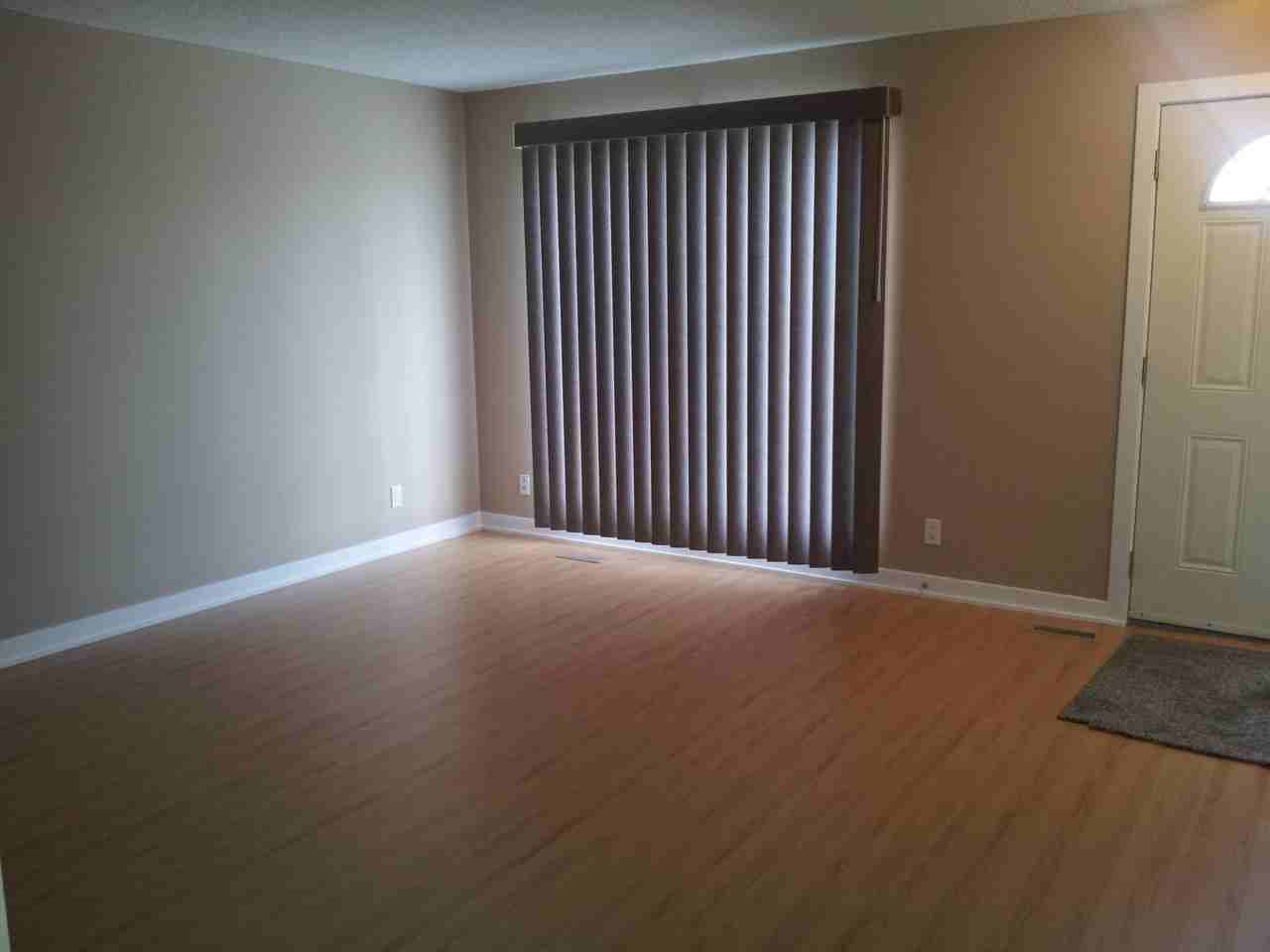 275 7-275 Columbia Blvd W - Photo 2 of 10