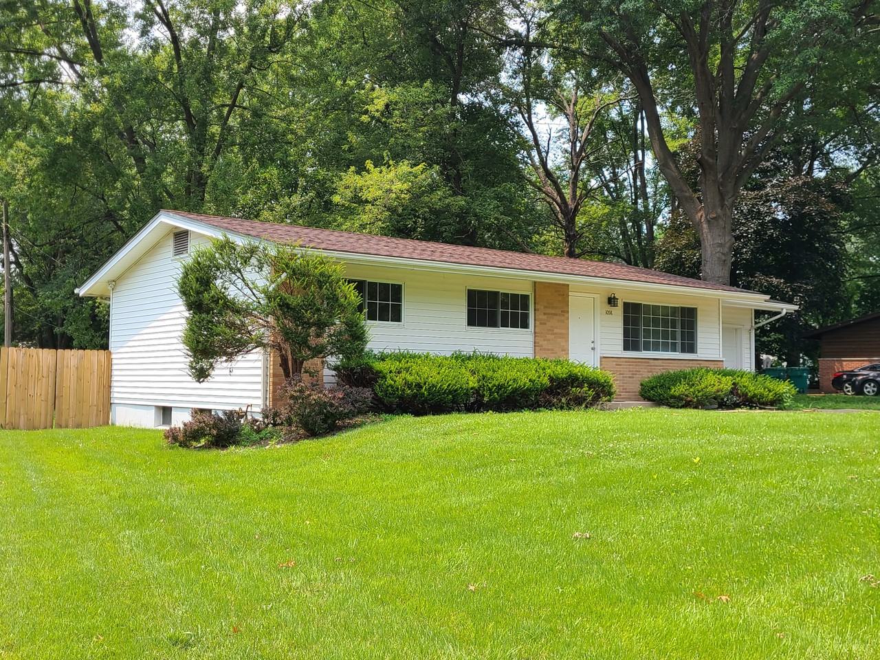 1058 Briarbrae Dr - Photo 2 of 25