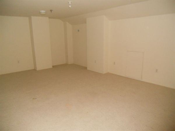 23245 Grayson Dr - Photo 3 of 5