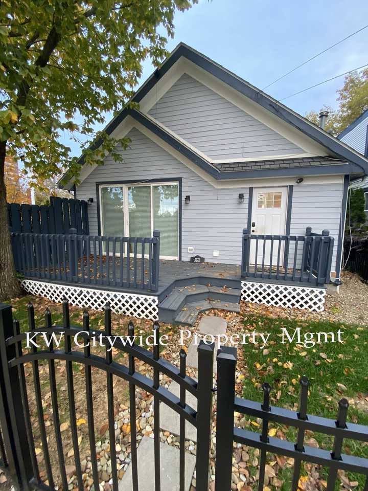 2522 Jay Ave - Photo 2 of 22