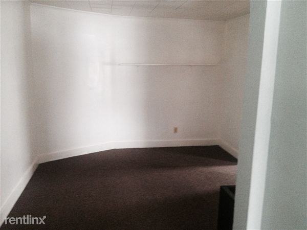 116 E Great Lakes St - Photo 2 of 3