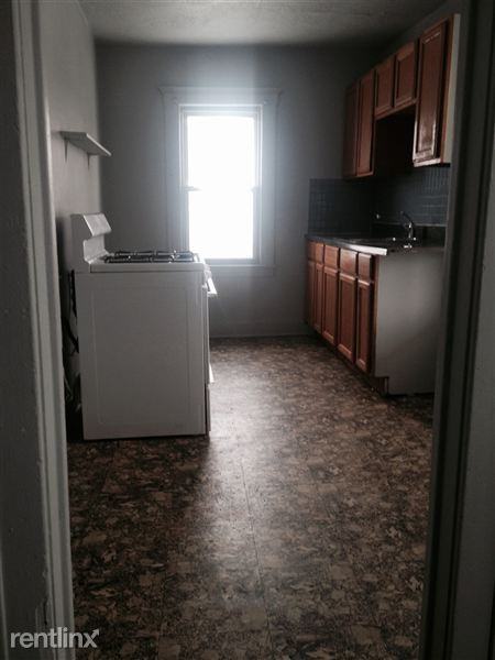 116 E Great Lakes St - Photo 3 of 3