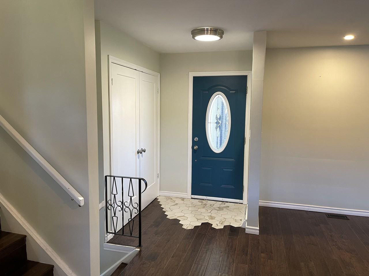 6788 Corwin Crescent - Photo 3 of 26