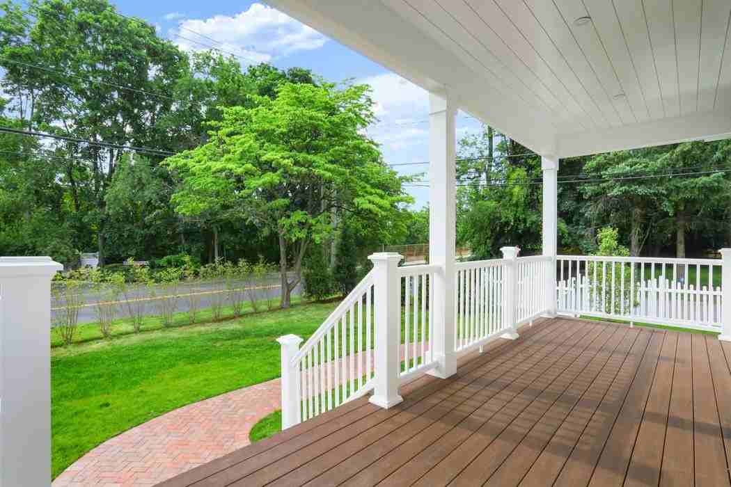 39 Riverside Ave - Photo 3 of 46