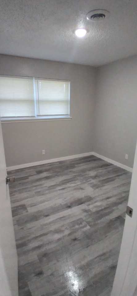 Building #8 Apt #29 - Photo 3 of 13